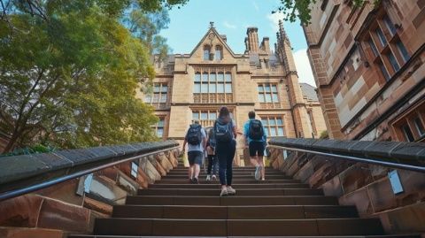 新生代英国留学指南:精选院校、提升竞争力与专业选择攻略