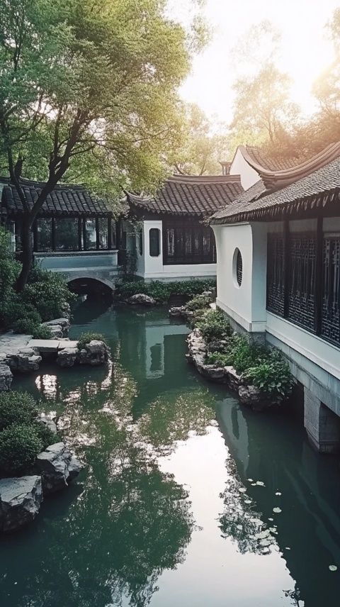 去扬州玩的最佳时期是春季,天气温和多花,也是最好的拍照季节,游客可以在城内各个景点留影。