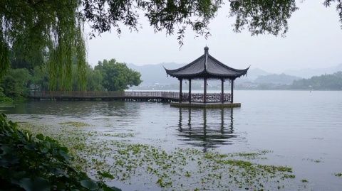 清远漂流之旅：团队建设与放松结合
