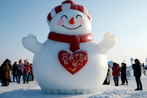 推动冰雪经济多元化发展:打造雪域运动、文化、装备与旅游的融合产业链