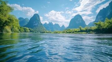 阳朔遇龙河竹筏漂流攻略:冲坝体验与线路选择指南