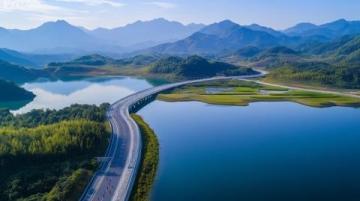云南5天4晚游玩攻略:3000元左右人均预算,带你去探索苍山洱海和雪山秘境。