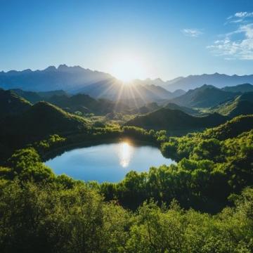 豫南信阳商城县汤泉池风景区位于商城县城西南20公里处的鲇鱼山水库西岸