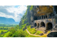 中国十大必游目的地：从拉萨到福建土楼的极致美景