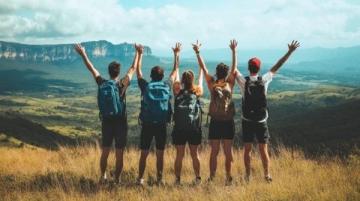 如何选择最佳的旅游方式:自由行还是跟团?