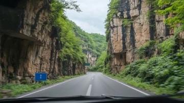 兴义周边的旅游胜地之旅:马岭河峡谷、万峰林景区等