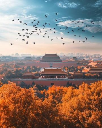 北京是中国的首都,拥有丰富的历史文化和现代化的旅游设施