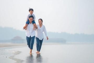 盐城海滨浴场:黄海新区月亮湾旅游度假区特色海洋文化体验胜地