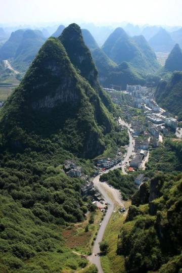 贵州风景旅游排行榜:探秘多彩贵州,领略自然与人文完美融合。