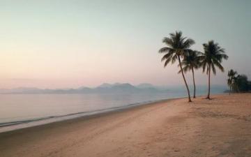 东北六人自驾环岛游:海棠湾免税天堂之旅及三亚海滩浪漫体验