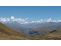 去西藏旅行是一次独特的体验，但由于其高海拔、特殊气候和文化环境