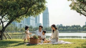 2025年五一假期:全国景区人潮如织,旅游市场火爆异常
