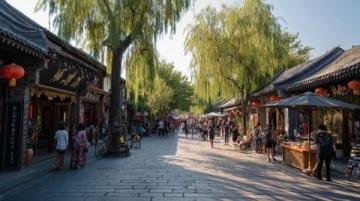 丽江是中国最受欢迎的旅游目的地之一,以其古城风貌、雪山湖泊、少数民族文化和悠闲的