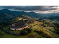 云南新平旅游攻略：探索哀牢山与红河大峡谷美景