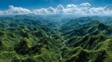 炎热的夏季去哪里玩更凉爽呢?自驾去位于北京房山区的十渡景区吧!