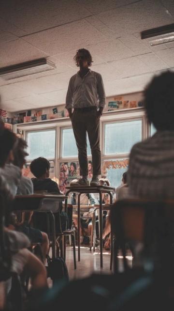 近期,各学校又组织学生进行研学旅行,家长怨声载道,又无可奈何