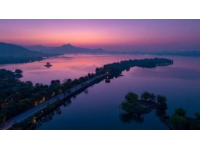 以下是一些引人入胜的西双版纳旅游宣传文案，供你参考