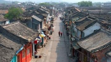 云南玉溪旅游攻略:滇中明珠全攻略,玩转美食住宿交通全解析