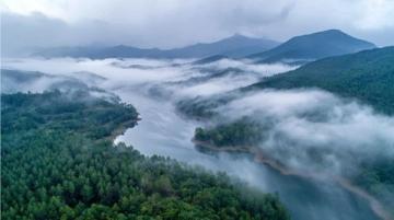 然乌湖自驾攻略：山羊奶色的梦幻湖泊之旅