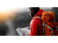 适合年轻人一个人的旅行(一个人的旅行勇敢又热烈当代年轻人探索自我的新方式)