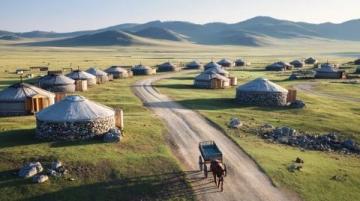 新疆旅游攻略:最佳季节与南疆北疆深度游选择