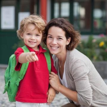 你的孩子如果在学校住宿，一定要让他多了解消防安全知识，关键时刻能救命