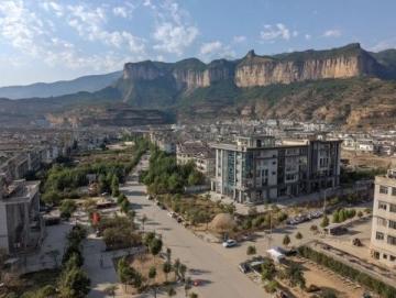 在云南弥勒市旅居，乘坐公共交通我的6天4晚滇东环线旅行弥勒-罗平-普者黑-坝美-