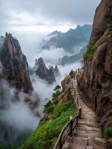 黄山三日游：畅游云海奇松，探寻徽州古韵