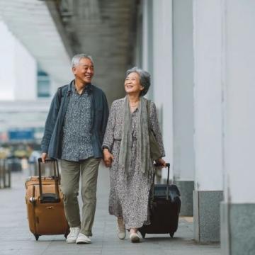 退休后旅游的最佳方式——自由行、跟团游、旅居、主题游、结伴游、错峰出游、自驾小环线、长住一地多种选择