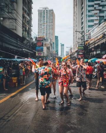 五一假期旅游热度飙升,反映出国内消费市场的强劲复苏和民众出行需求的高涨