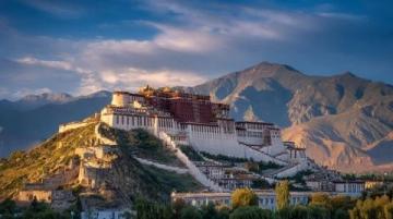 九月拉萨亲子游攻略:最佳家庭旅游季,避雨赏美景