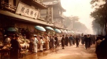 五一的南京市：人潮鼎沸，热闹非凡。