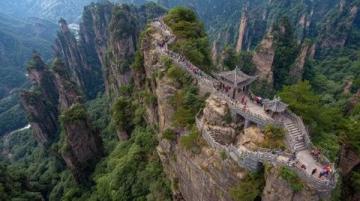 重庆三峡之巅景区游客爆满引发热议