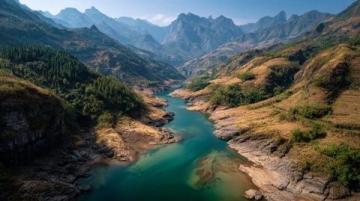 赤水河瀑布与竹海奇观——贵州旅游团第八天探险之旅