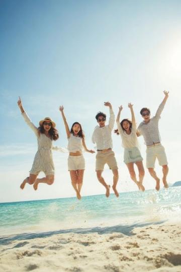 边玩边赚:年轻人的旅游新潮流