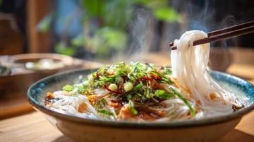 西双版纳旅游攻略:必游景点与特色美食指南