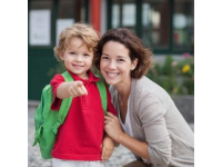 你的孩子如果在学校住宿，一定要让他多了解消防安全知识，关键时刻能救命