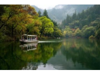 一些热门景点之所以如此受欢迎,是因为它们独特的魅力和美丽的风景。