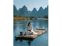乘坐漓江游船，体验桂林风光之魅