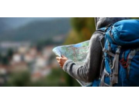 不同旅行追求：精神体验与购物乐趣并重分析
