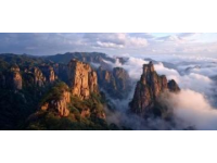 实地探访：恩施大峡谷与重庆龙缸，五星级景区的人气对比观察