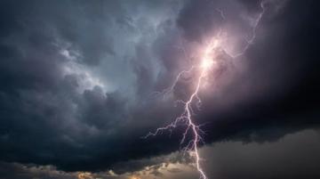 高原遇暴雨：紧急应对策略与安全须知