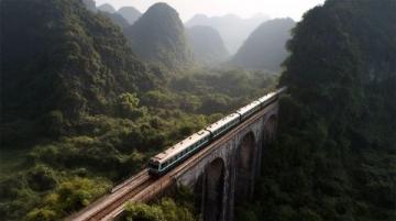 我国为应对老龄化增开老年人专属旅游列车