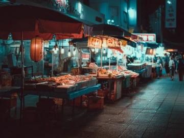 重庆旅游必去:观音桥好吃街不容错过!