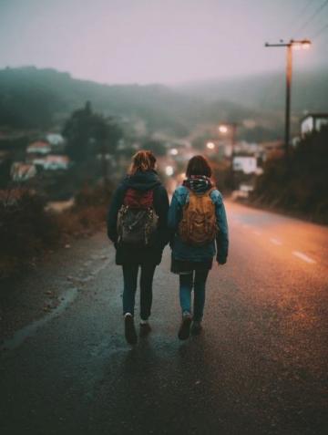 年轻人用脚步证明：旅行能缓解焦虑