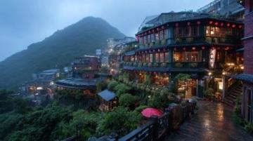 湖北利川旅游攻略：四季美景与地道美食探索指南