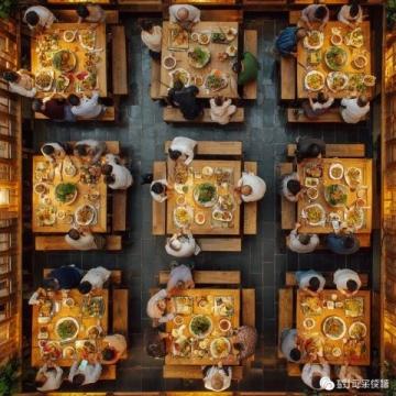 敦煌旅游攻略和美食以下是一份敦煌的旅游攻略和美食推荐