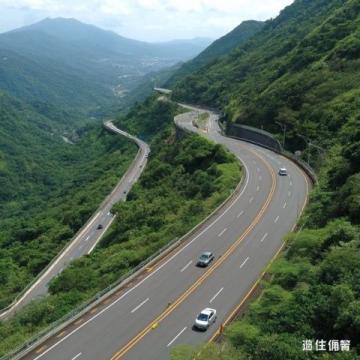 首次退休之旅：我们的7000公里自驾探险，融合旅居与旅游的深度体验