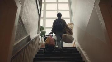 首次背着行囊走出家门.