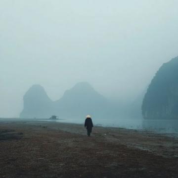 解读农民为何鲜少出游:经济、责任与观念的交织影响